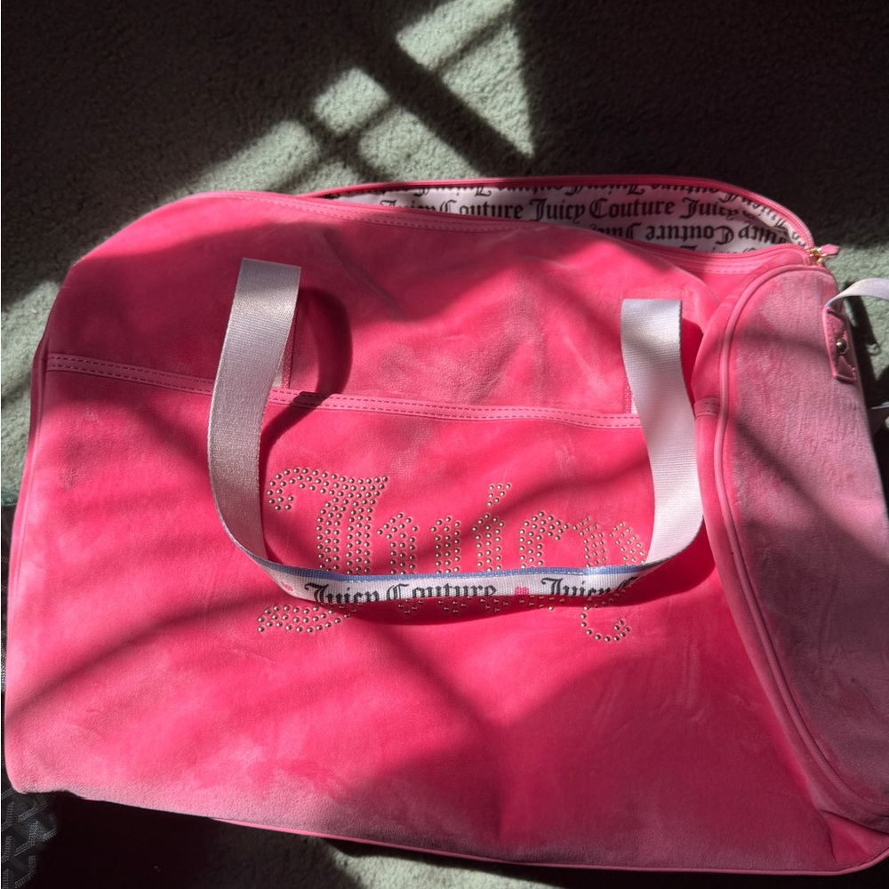 Juicy Couture Travel/Duffle - Picture 6 of 6
